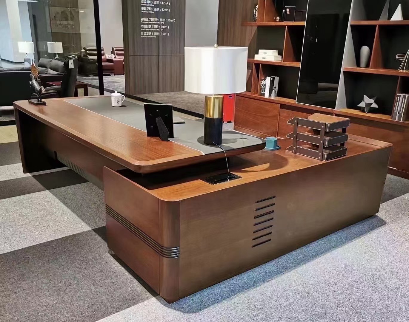 Lựa Chọn Nội Thất Gỗ Đẹp Tân Trang Không Gian Làm Việc